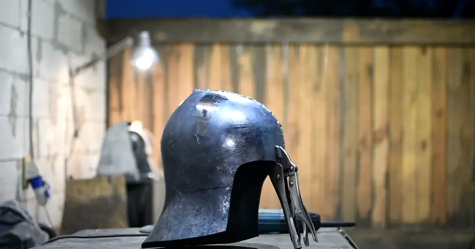 How to forge a helmet: the most straightforward method