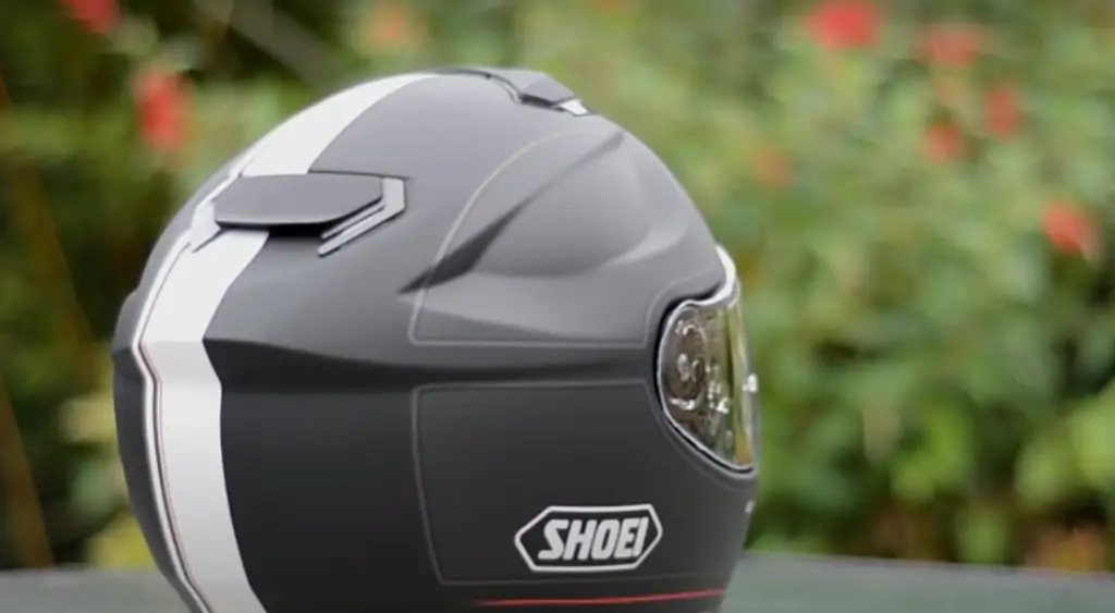 What is the proper fit of a motorcycle helmet?