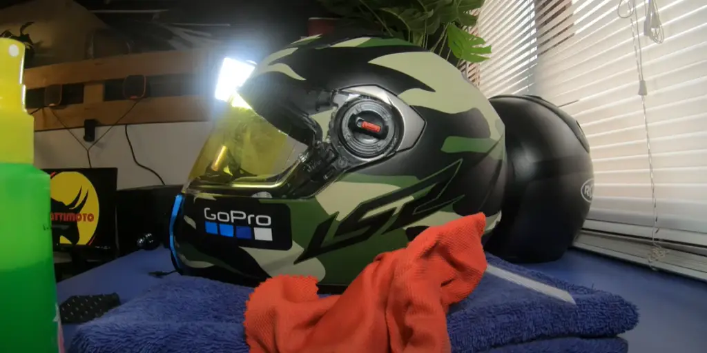Can a motorcycle helmet visor be tinted?