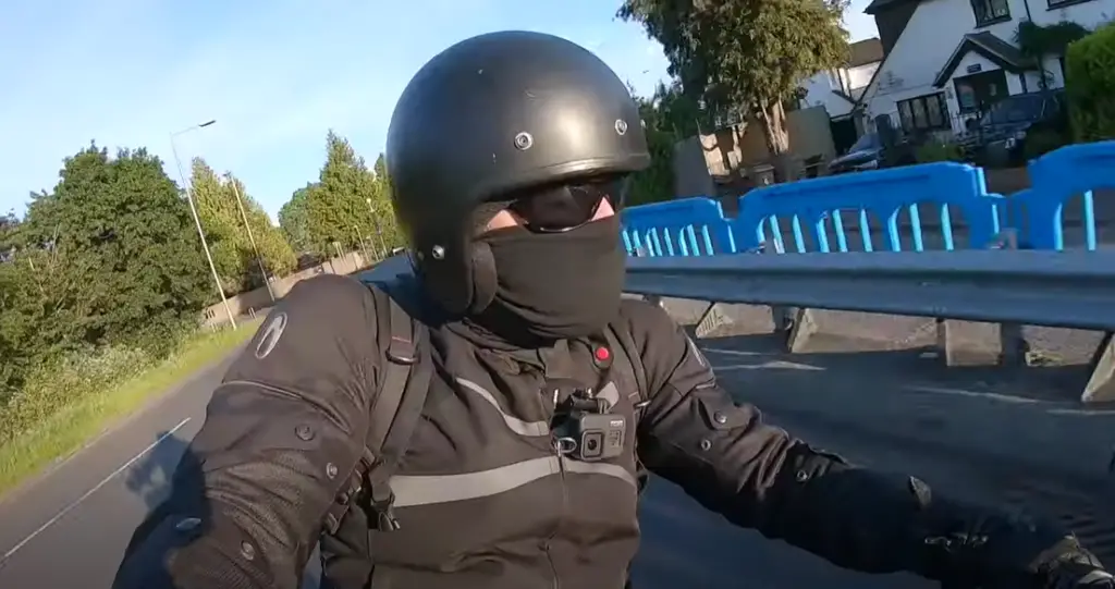 How does a half helmet fit?